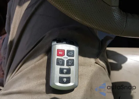 2012 Toyota Sienna z USA, uszkodzony, nr VIN 5TDYK3DC0CS209033